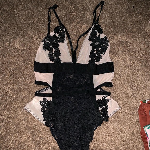 Top - Picture 1 of 2